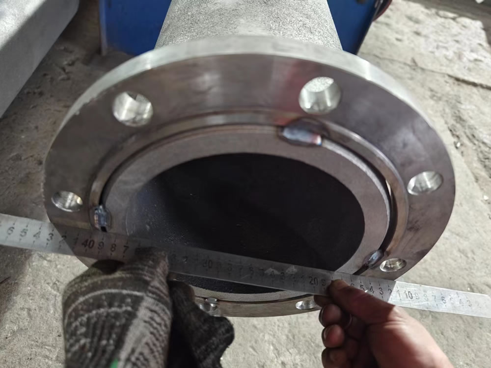 ZG40Cr8MnMoNiSiRe法兰安装在管道上
